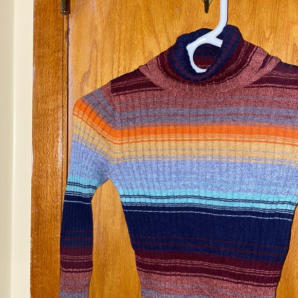 🍂American Eagle Cropped Sweater, sz xsmall🍂 - Picture 2 of 6